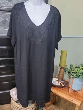 NWT Davi&Dani Black Short Sleeve Dress with Lace Neck Detail Woman Size 2XL